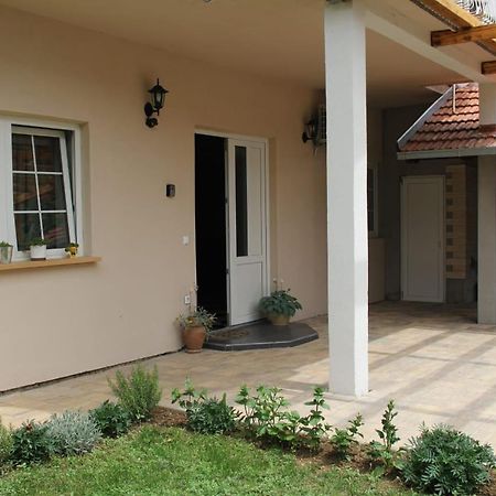 Apartman Lilium Knin Extérieur photo