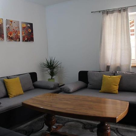 Apartman Lilium Knin Extérieur photo