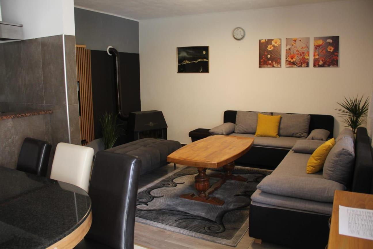 Apartman Lilium Knin Extérieur photo