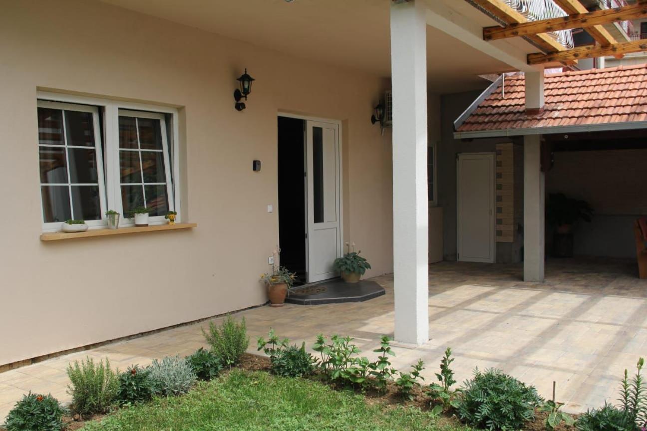 Apartman Lilium Knin Extérieur photo